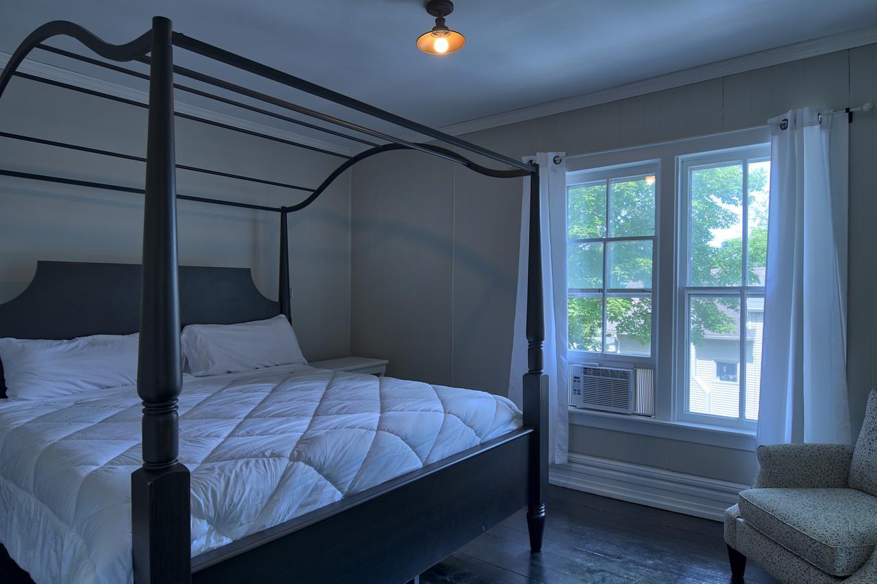 Charlevoix House Bed & Breakfast Ngoại thất bức ảnh