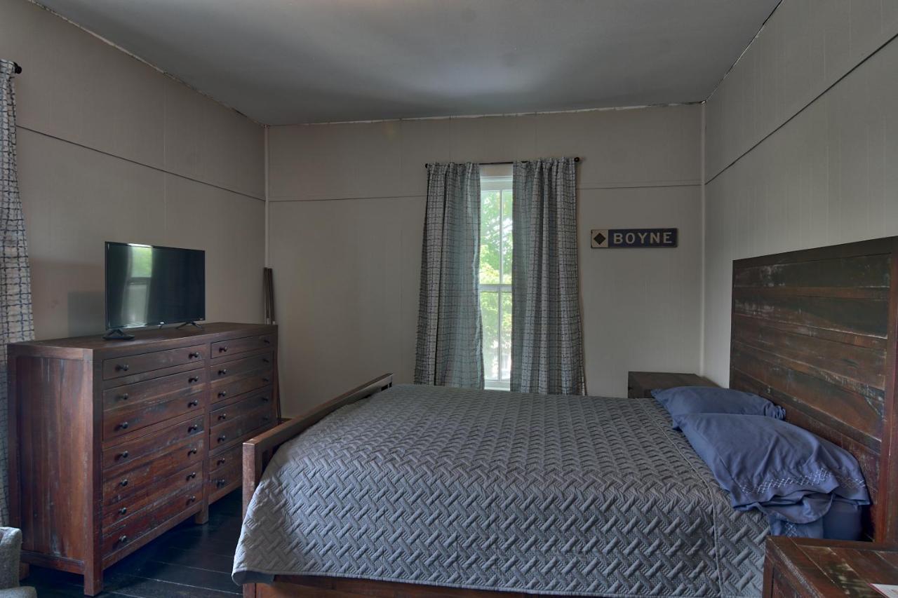 Charlevoix House Bed & Breakfast Ngoại thất bức ảnh
