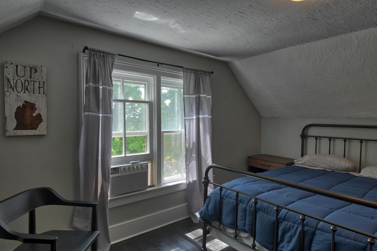 Charlevoix House Bed & Breakfast Ngoại thất bức ảnh
